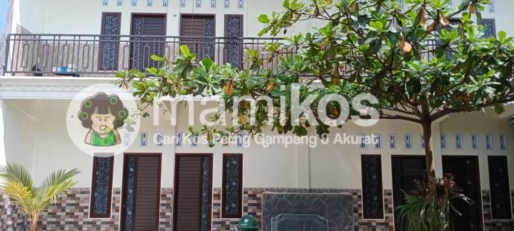 Kost Queen Dandong Srengat Blitar