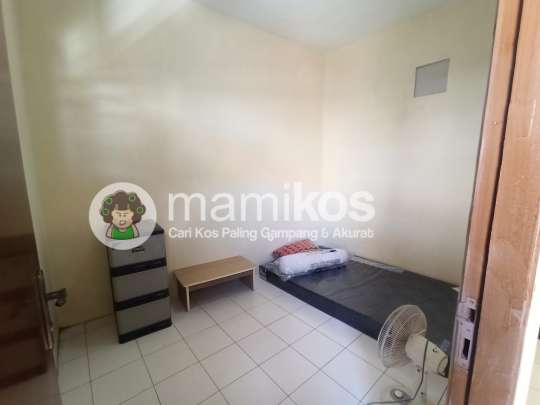 Kost Bu Yudi Tipe A Genteng Surabaya